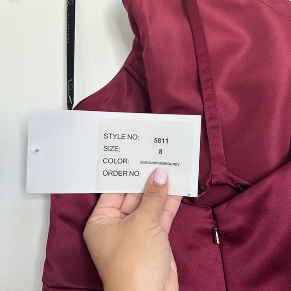 NEVER WORN Hailey Paige Occasion Bridesmaid Halter Top Dress Burgundy Size 8 - Picture 4 of 5